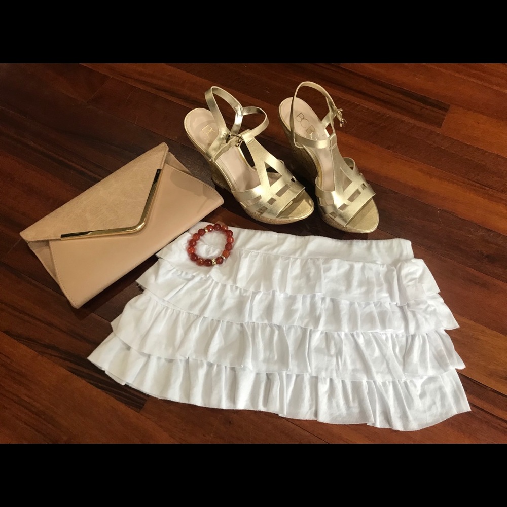 2/$12..White ruffled skirt